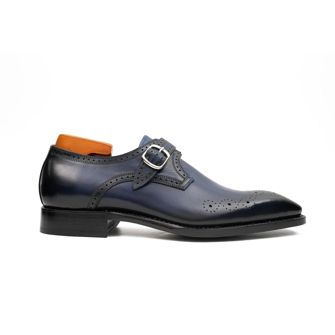 DV DIVINCH men’s shoes, handcrafted leather shoes, calfskin footwear, men’s designer shoes, leather dress shoes, brogue shoes, Derby shoes, Oxford shoes, monk strap shoes, Chelsea boots, lug sole footwear