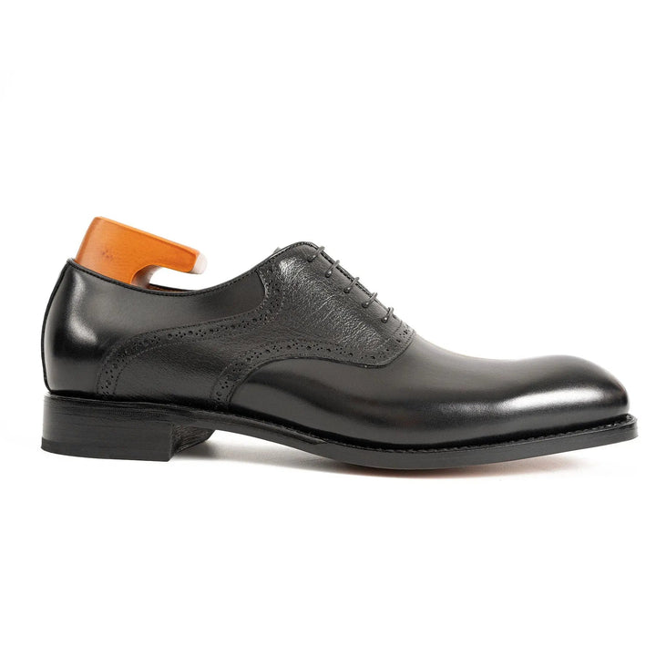 DV DIVINCH men’s shoes, handcrafted leather shoes, calfskin footwear, men’s designer shoes, leather dress shoes, brogue shoes, Derby shoes, Oxford shoes, monk strap shoes, Chelsea boots, lug sole footwear
