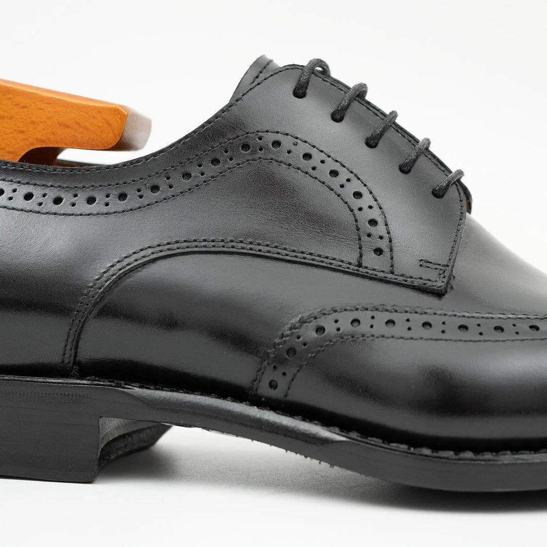 DV DIVINCH men’s shoes, handcrafted leather shoes, calfskin footwear, men’s designer shoes, leather dress shoes, brogue shoes, Derby shoes, Oxford shoes, monk strap shoes, Chelsea boots, lug sole footwear