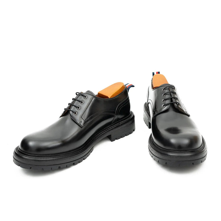 DV DIVINCH men’s shoes, handcrafted leather shoes, calfskin footwear, men’s designer shoes, leather dress shoes, brogue shoes, Derby shoes, Oxford shoes, monk strap shoes, Chelsea boots, lug sole footwear