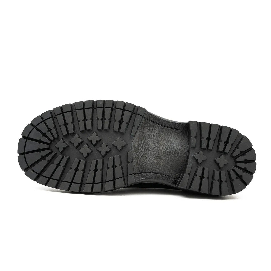 DV DIVINCH men’s shoes, handcrafted leather shoes, calfskin footwear, men’s designer shoes, leather dress shoes, brogue shoes, Derby shoes, Oxford shoes, monk strap shoes, Chelsea boots, lug sole footwear