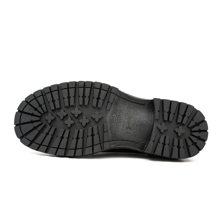 DV DIVINCH men’s shoes, handcrafted leather shoes, calfskin footwear, men’s designer shoes, leather dress shoes, brogue shoes, Derby shoes, Oxford shoes, monk strap shoes, Chelsea boots, lug sole footwear