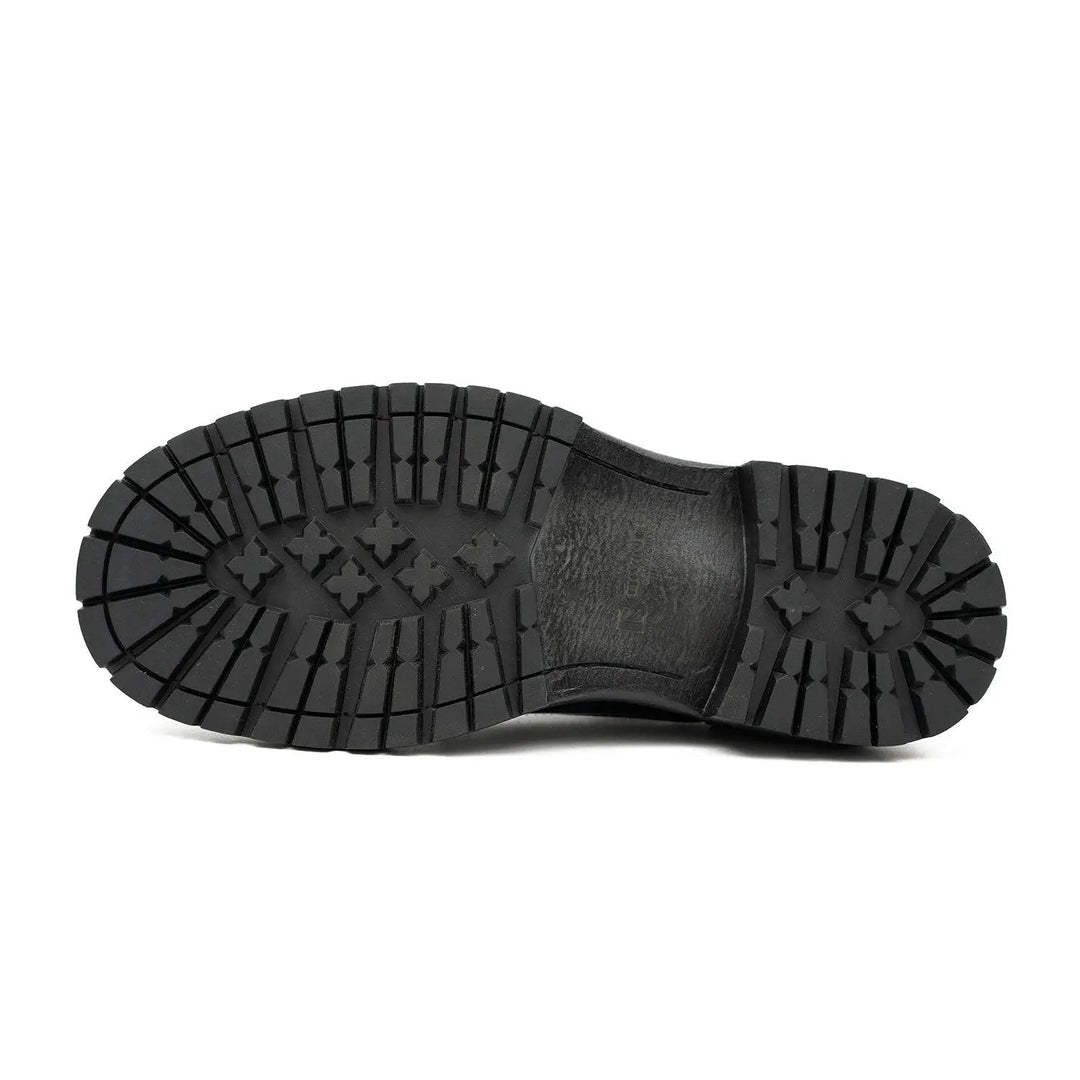 DV DIVINCH men’s shoes, handcrafted leather shoes, calfskin footwear, men’s designer shoes, leather dress shoes, brogue shoes, Derby shoes, Oxford shoes, monk strap shoes, Chelsea boots, lug sole footwear