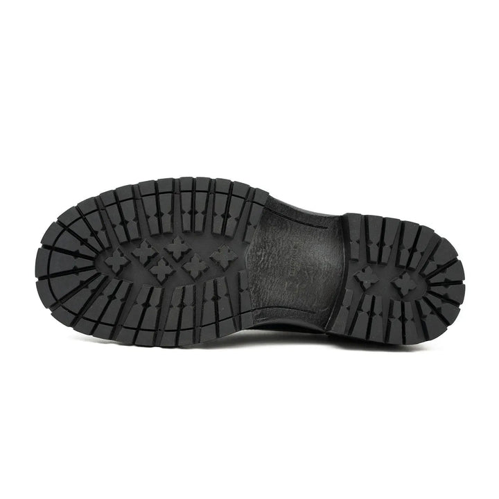 DV DIVINCH men’s shoes, handcrafted leather shoes, calfskin footwear, men’s designer shoes, leather dress shoes, brogue shoes, Derby shoes, Oxford shoes, monk strap shoes, Chelsea boots, lug sole footwear