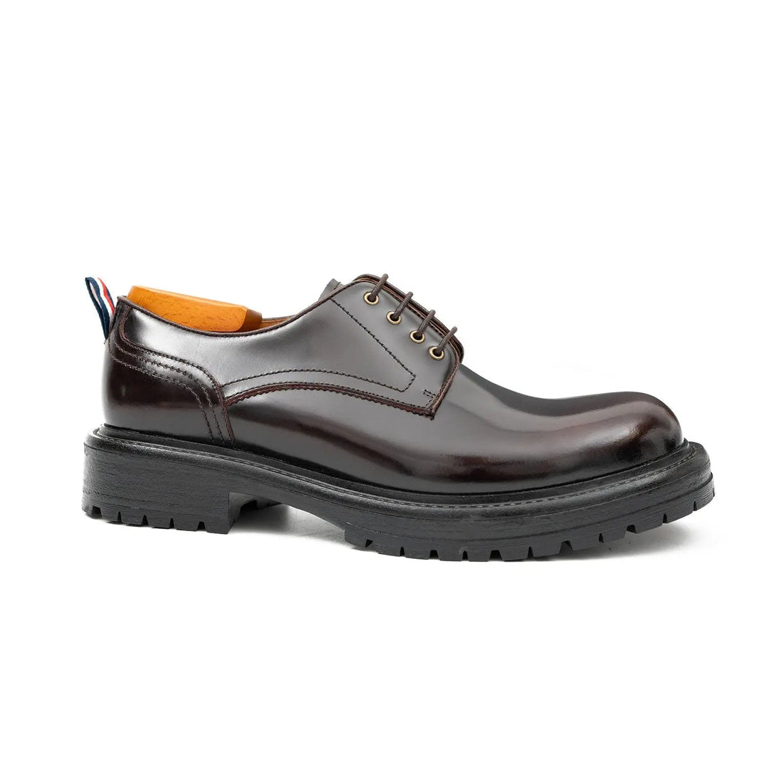 DV DIVINCH men’s shoes, handcrafted leather shoes, calfskin footwear, men’s designer shoes, leather dress shoes, brogue shoes, Derby shoes, Oxford shoes, monk strap shoes, Chelsea boots, lug sole footwear