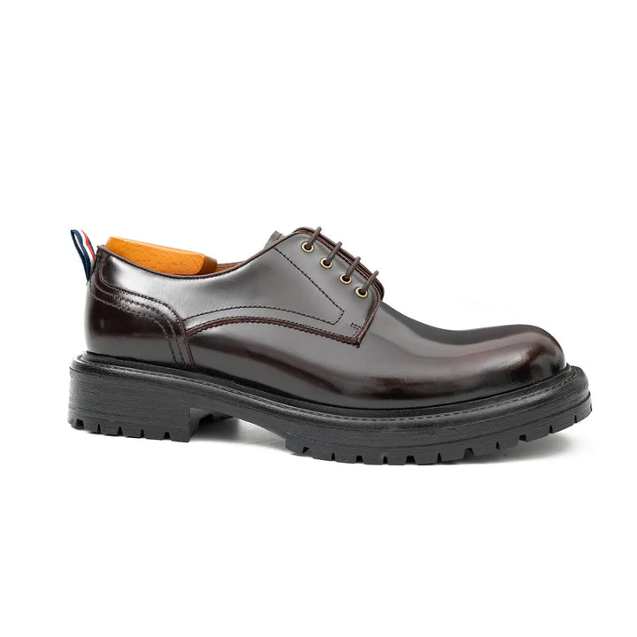 DV DIVINCH men’s shoes, handcrafted leather shoes, calfskin footwear, men’s designer shoes, leather dress shoes, brogue shoes, Derby shoes, Oxford shoes, monk strap shoes, Chelsea boots, lug sole footwear