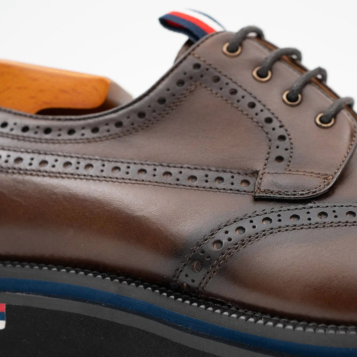 DV DIVINCH men’s shoes, handcrafted leather shoes, calfskin footwear, men’s designer shoes, leather dress shoes, brogue shoes, Derby shoes, Oxford shoes, monk strap shoes, Chelsea boots, lug sole footwear