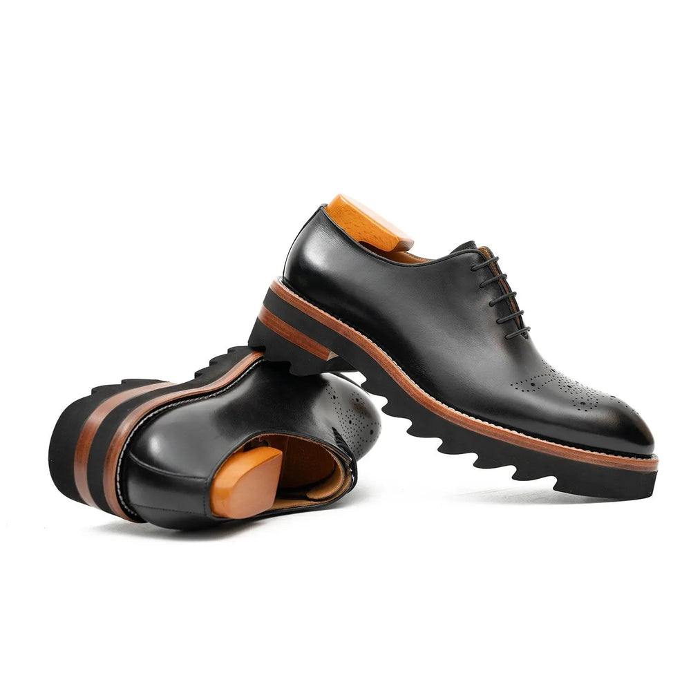 DV DIVINCH men’s shoes, handcrafted leather shoes, calfskin footwear, men’s designer shoes, leather dress shoes, brogue shoes, Derby shoes, Oxford shoes, monk strap shoes, Chelsea boots, lug sole footwear