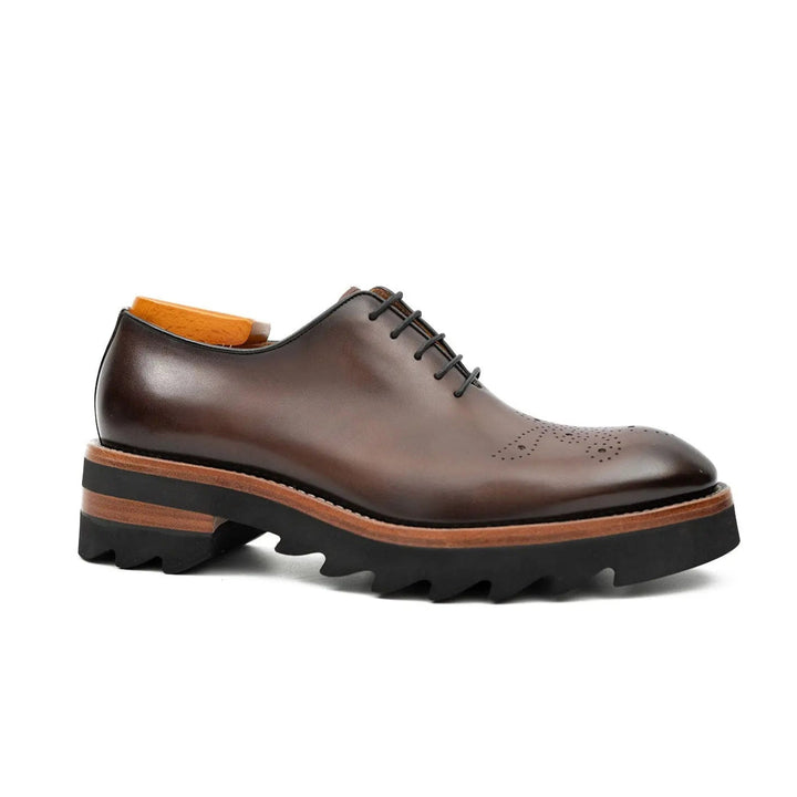 DV DIVINCH men’s shoes, handcrafted leather shoes, calfskin footwear, men’s designer shoes, leather dress shoes, brogue shoes, Derby shoes, Oxford shoes, monk strap shoes, Chelsea boots, lug sole footwear