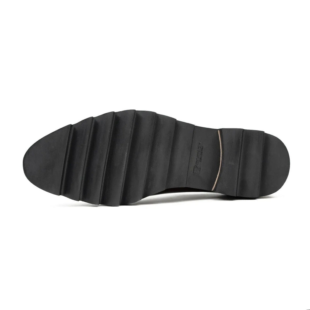 DV DIVINCH men’s shoes, handcrafted leather shoes, calfskin footwear, men’s designer shoes, leather dress shoes, brogue shoes, Derby shoes, Oxford shoes, monk strap shoes, Chelsea boots, lug sole footwear
