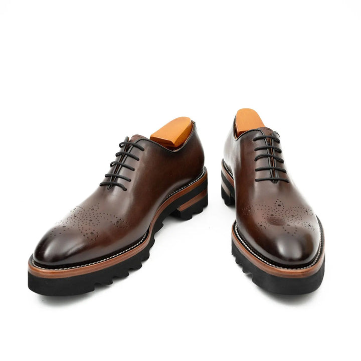 DV DIVINCH men’s shoes, handcrafted leather shoes, calfskin footwear, men’s designer shoes, leather dress shoes, brogue shoes, Derby shoes, Oxford shoes, monk strap shoes, Chelsea boots, lug sole footwear