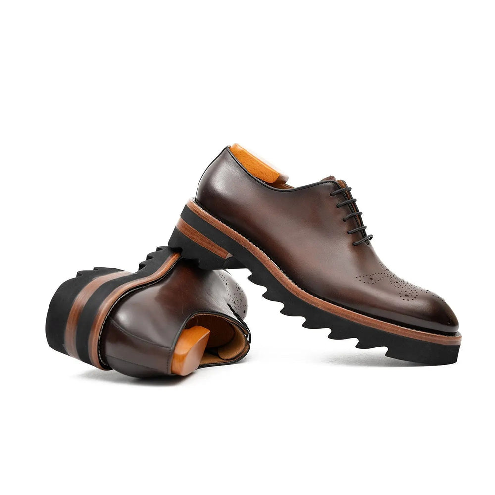 DV DIVINCH men’s shoes, handcrafted leather shoes, calfskin footwear, men’s designer shoes, leather dress shoes, brogue shoes, Derby shoes, Oxford shoes, monk strap shoes, Chelsea boots, lug sole footwear