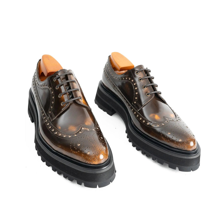 DV DIVINCH men’s shoes, handcrafted leather shoes, calfskin footwear, men’s designer shoes, leather dress shoes, brogue shoes, Derby shoes, Oxford shoes, monk strap shoes, Chelsea boots, lug sole footwear