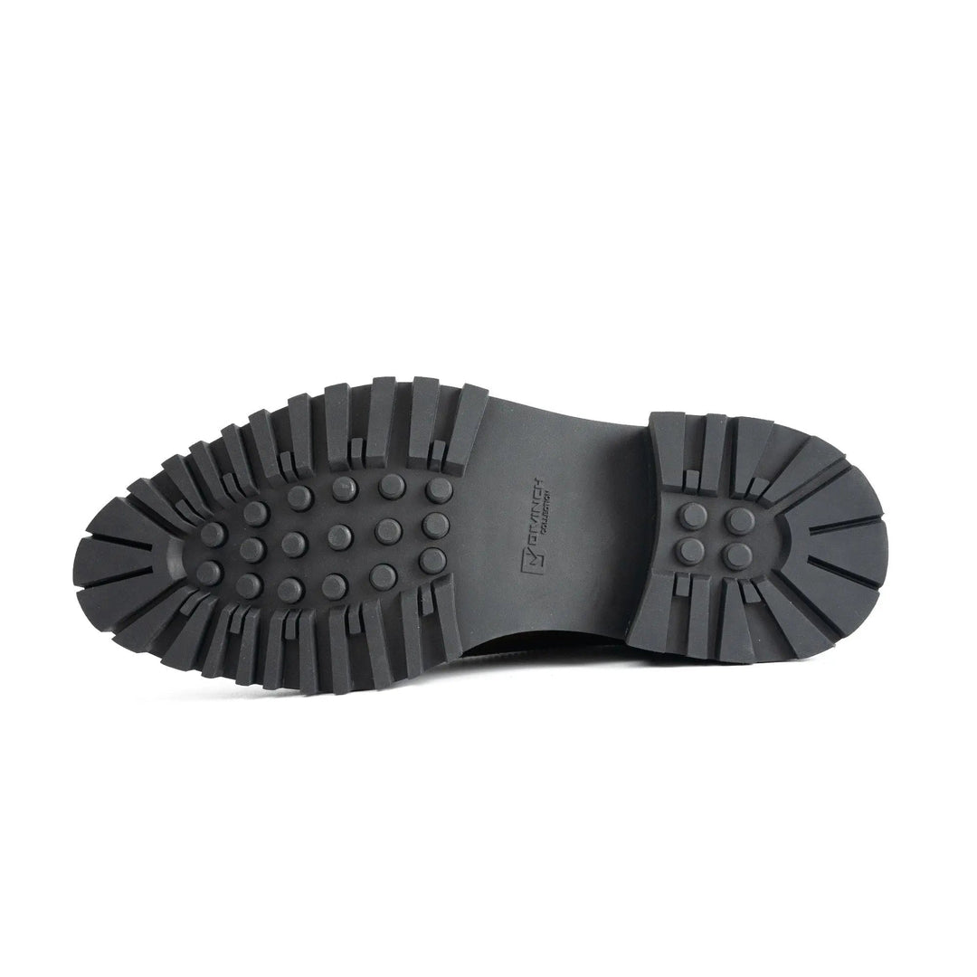 DV DIVINCH men’s shoes, handcrafted leather shoes, calfskin footwear, men’s designer shoes, leather dress shoes, brogue shoes, Derby shoes, Oxford shoes, monk strap shoes, Chelsea boots, lug sole footwear