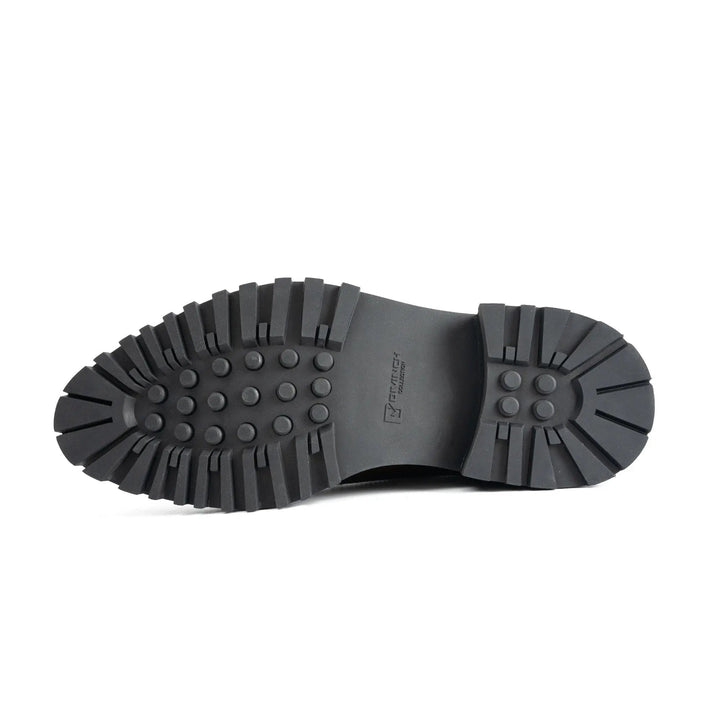 DV DIVINCH men’s shoes, handcrafted leather shoes, calfskin footwear, men’s designer shoes, leather dress shoes, brogue shoes, Derby shoes, Oxford shoes, monk strap shoes, Chelsea boots, lug sole footwear