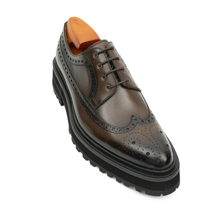 DV DIVINCH men’s shoes, handcrafted leather shoes, calfskin footwear, men’s designer shoes, leather dress shoes, brogue shoes, Derby shoes, Oxford shoes, monk strap shoes, Chelsea boots, lug sole footwear