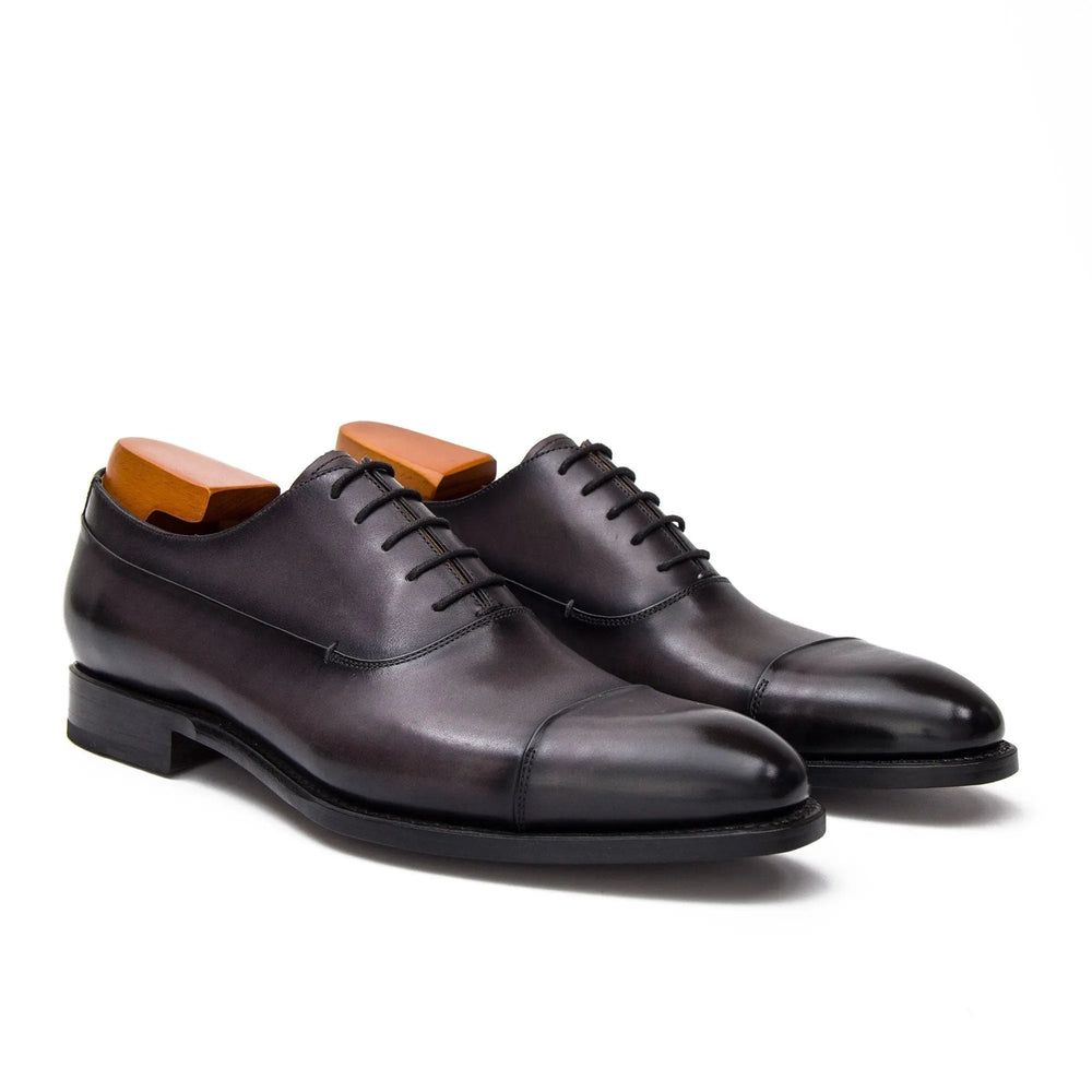 DV DIVINCH men’s shoes, handcrafted leather shoes, calfskin footwear, men’s designer shoes, leather dress shoes, brogue shoes, Derby shoes, Oxford shoes, monk strap shoes, Chelsea boots, lug sole footwear