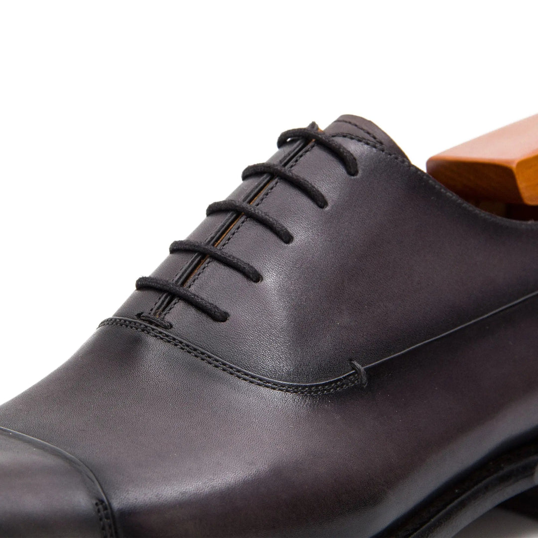 DV DIVINCH men’s shoes, handcrafted leather shoes, calfskin footwear, men’s designer shoes, leather dress shoes, brogue shoes, Derby shoes, Oxford shoes, monk strap shoes, Chelsea boots, lug sole footwear