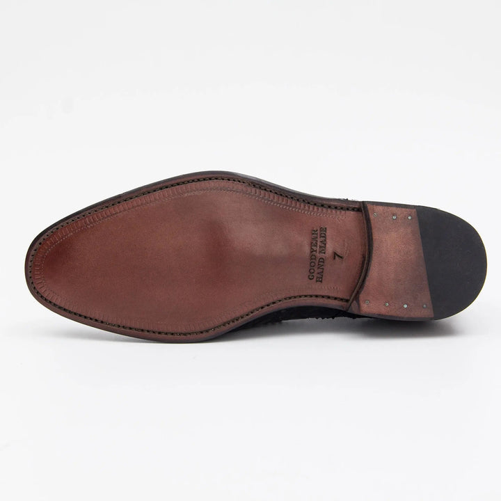 DV DIVINCH men’s shoes, handcrafted leather shoes, calfskin footwear, men’s designer shoes, leather dress shoes, brogue shoes, Derby shoes, Oxford shoes, monk strap shoes, Chelsea boots, lug sole footwear