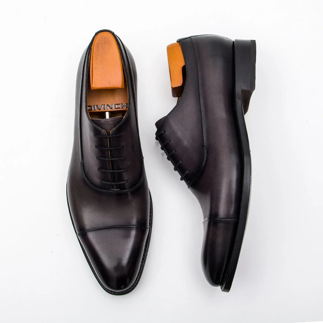 DV DIVINCH men’s shoes, handcrafted leather shoes, calfskin footwear, men’s designer shoes, leather dress shoes, brogue shoes, Derby shoes, Oxford shoes, monk strap shoes, Chelsea boots, lug sole footwear