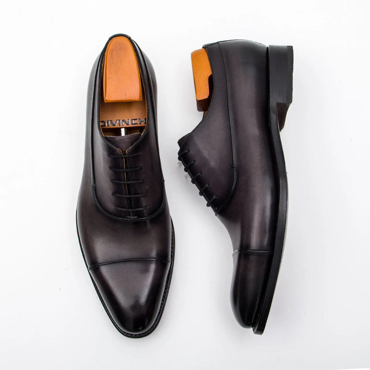 DV DIVINCH men’s shoes, handcrafted leather shoes, calfskin footwear, men’s designer shoes, leather dress shoes, brogue shoes, Derby shoes, Oxford shoes, monk strap shoes, Chelsea boots, lug sole footwear