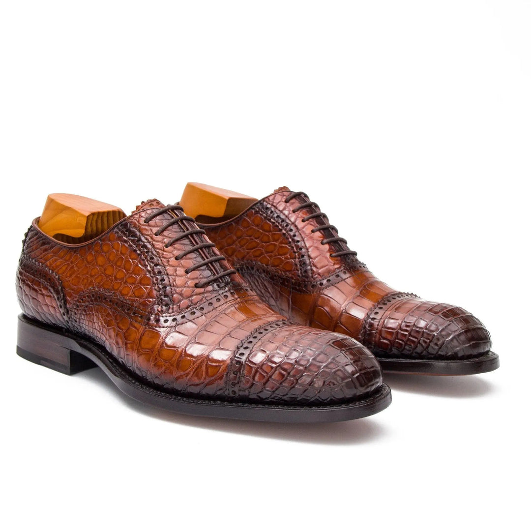 DV DIVINCH men’s shoes, handcrafted leather shoes, calfskin footwear, men’s designer shoes, leather dress shoes, brogue shoes, Derby shoes, Oxford shoes, monk strap shoes, Chelsea boots, lug sole footwear