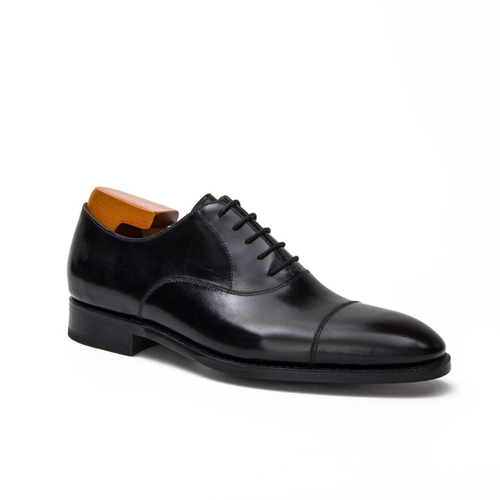 DV DIVINCH men’s shoes, handcrafted leather shoes, calfskin footwear, men’s designer shoes, leather dress shoes, brogue shoes, Derby shoes, Oxford shoes, monk strap shoes, Chelsea boots, lug sole footwear