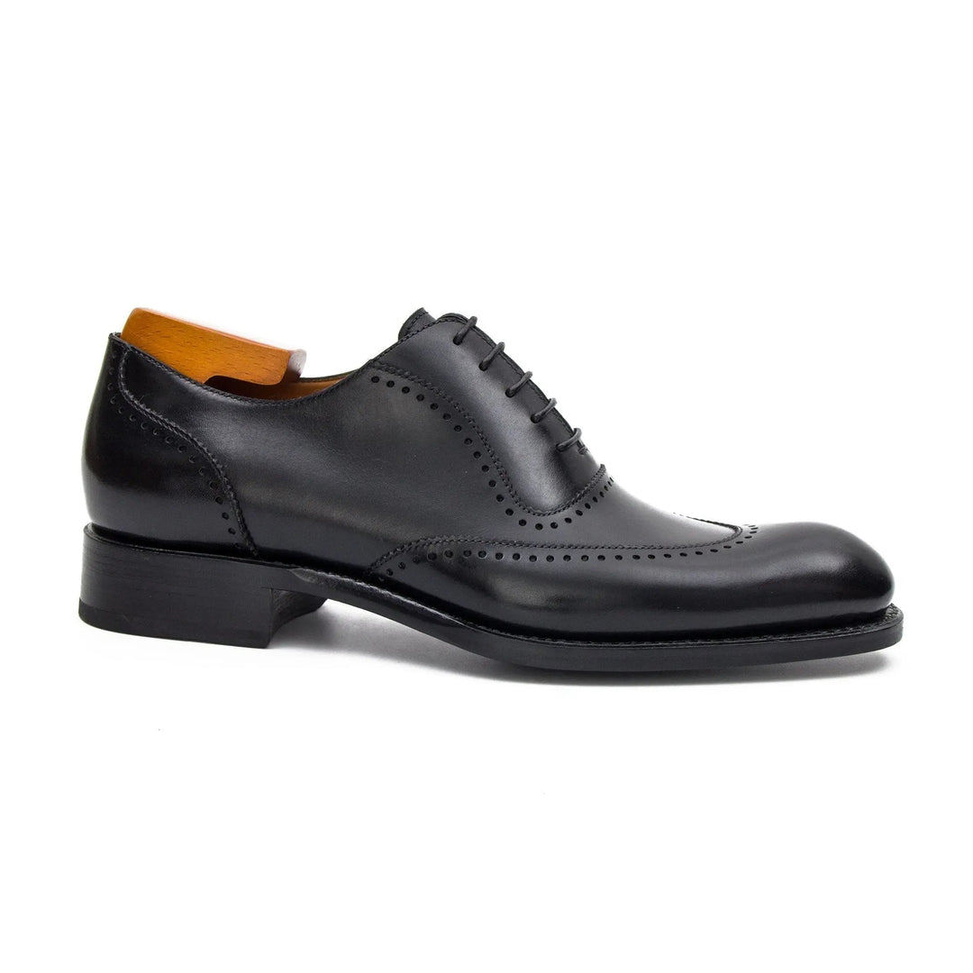 DV DIVINCH men’s shoes, handcrafted leather shoes, calfskin footwear, men’s designer shoes, leather dress shoes, brogue shoes, Derby shoes, Oxford shoes, monk strap shoes, Chelsea boots, lug sole footwear