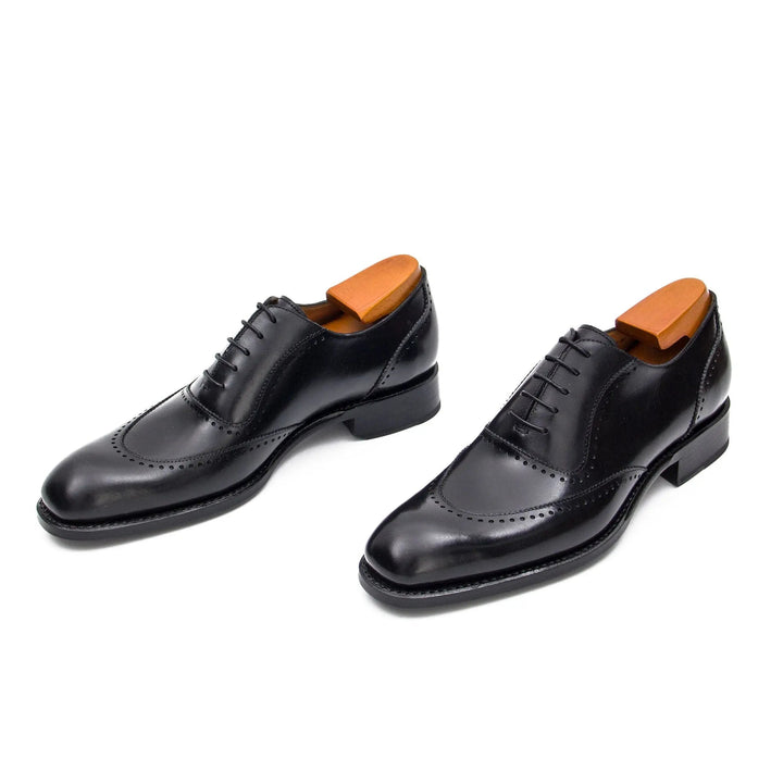 DV DIVINCH men’s shoes, handcrafted leather shoes, calfskin footwear, men’s designer shoes, leather dress shoes, brogue shoes, Derby shoes, Oxford shoes, monk strap shoes, Chelsea boots, lug sole footwear