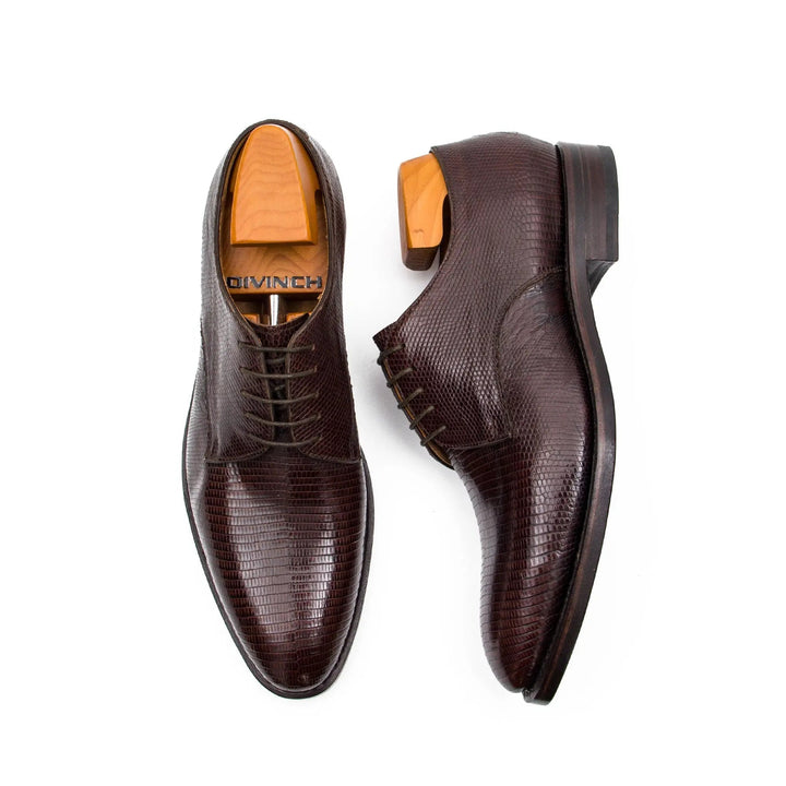DV DIVINCH men’s shoes, handcrafted leather shoes, calfskin footwear, men’s designer shoes, leather dress shoes, brogue shoes, Derby shoes, Oxford shoes, monk strap shoes, Chelsea boots, lug sole footwear