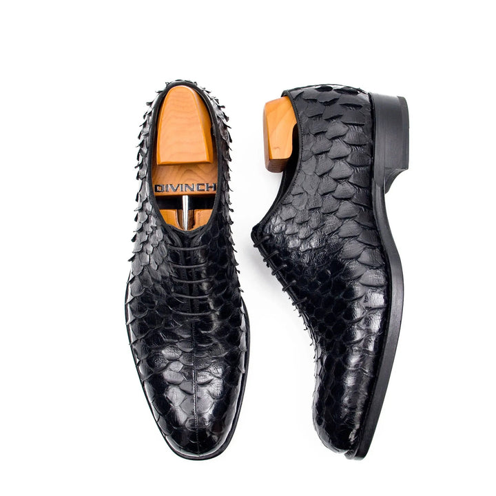 DV DIVINCH men’s shoes, handcrafted leather shoes, calfskin footwear, men’s designer shoes, leather dress shoes, brogue shoes, Derby shoes, Oxford shoes, monk strap shoes, Chelsea boots, lug sole footwear