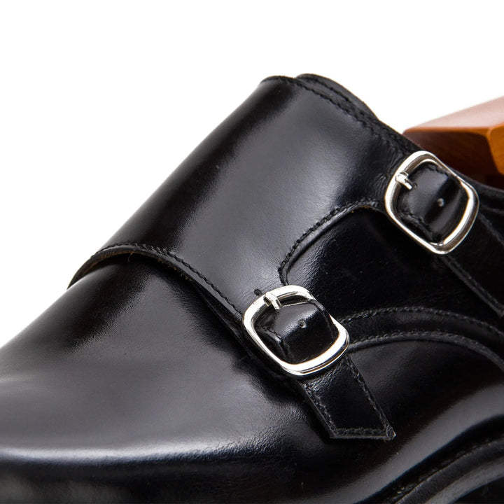 DV DIVINCH men’s shoes, handcrafted leather shoes, calfskin footwear, men’s designer shoes, leather dress shoes, brogue shoes, Derby shoes, Oxford shoes, monk strap shoes, Chelsea boots, lug sole footwear