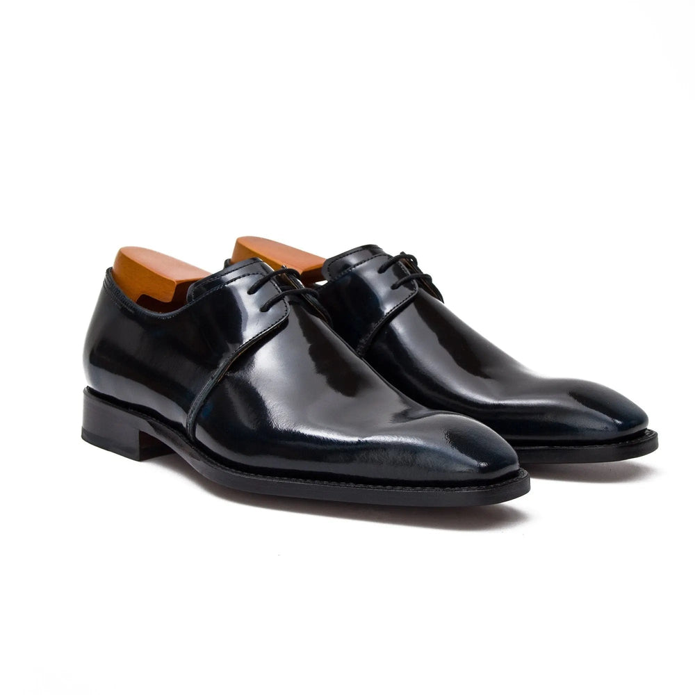 DV DIVINCH men’s shoes, handcrafted leather shoes, calfskin footwear, men’s designer shoes, leather dress shoes, brogue shoes, Derby shoes, Oxford shoes, monk strap shoes, Chelsea boots, lug sole footwear