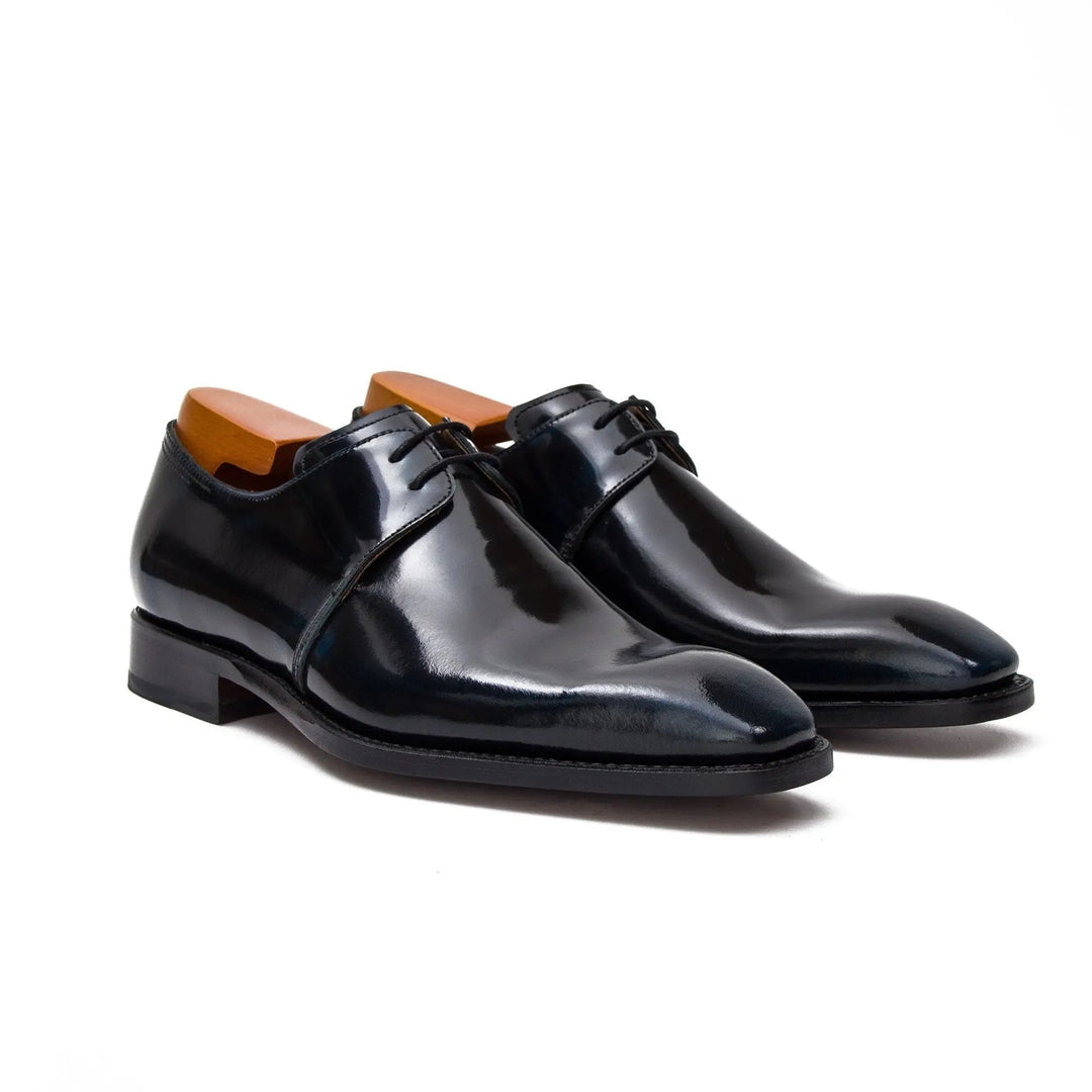 DV DIVINCH men’s shoes, handcrafted leather shoes, calfskin footwear, men’s designer shoes, leather dress shoes, brogue shoes, Derby shoes, Oxford shoes, monk strap shoes, Chelsea boots, lug sole footwear