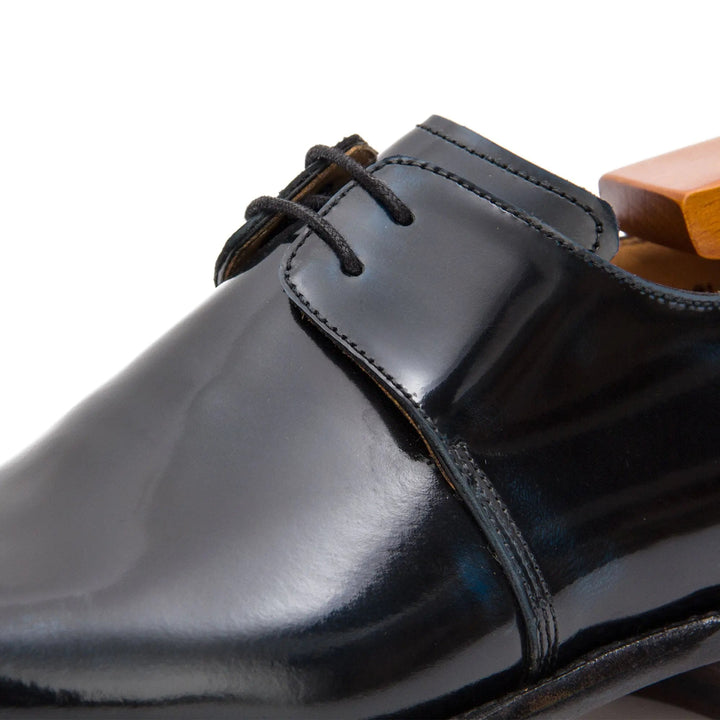 DV DIVINCH men’s shoes, handcrafted leather shoes, calfskin footwear, men’s designer shoes, leather dress shoes, brogue shoes, Derby shoes, Oxford shoes, monk strap shoes, Chelsea boots, lug sole footwear