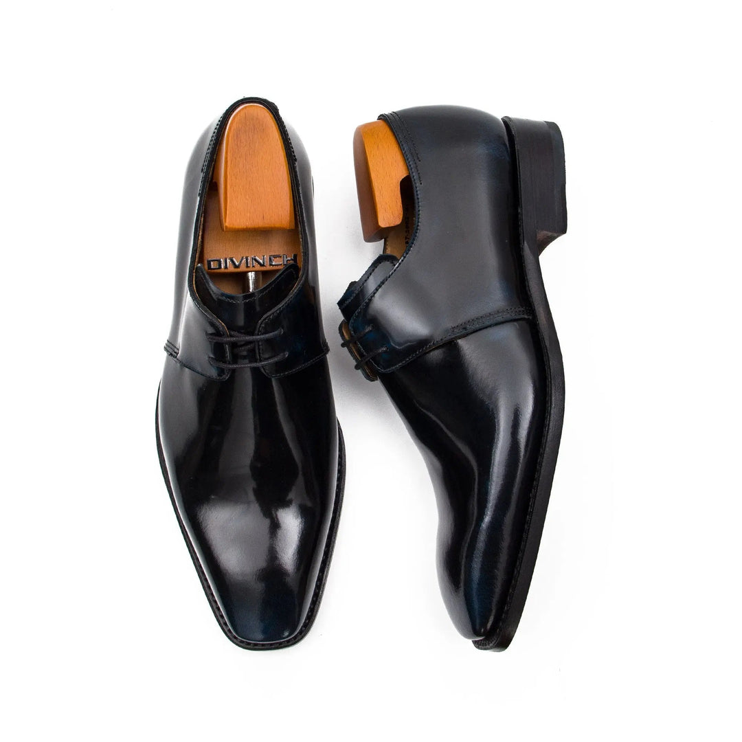 DV DIVINCH men’s shoes, handcrafted leather shoes, calfskin footwear, men’s designer shoes, leather dress shoes, brogue shoes, Derby shoes, Oxford shoes, monk strap shoes, Chelsea boots, lug sole footwear