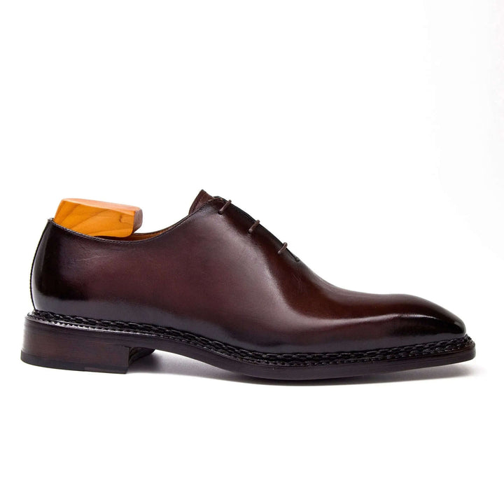 Goodyear Handmade Oxford Shoes for Men in dark brown leather, featuring sleek design and classic lace detail.