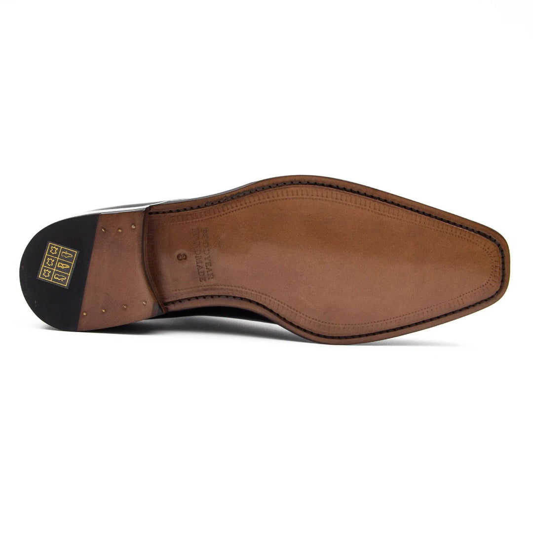 DV DIVINCH men’s shoes, handcrafted leather shoes, calfskin footwear, men’s designer shoes, leather dress shoes, brogue shoes, Derby shoes, Oxford shoes, monk strap shoes, Chelsea boots, lug sole footwear