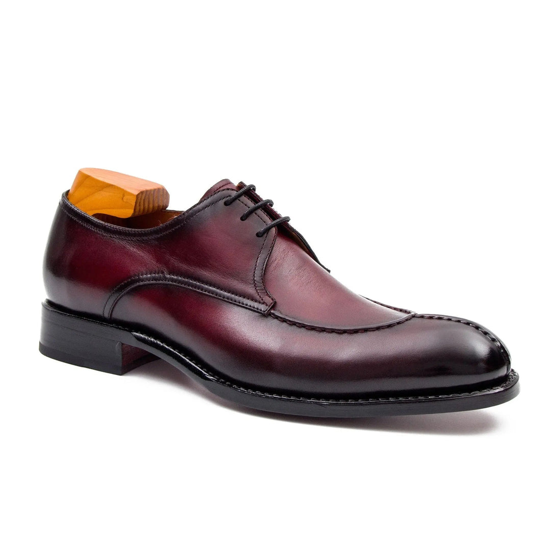 DV DIVINCH men’s shoes, handcrafted leather shoes, calfskin footwear, men’s designer shoes, leather dress shoes, brogue shoes, Derby shoes, Oxford shoes, monk strap shoes, Chelsea boots, lug sole footwear