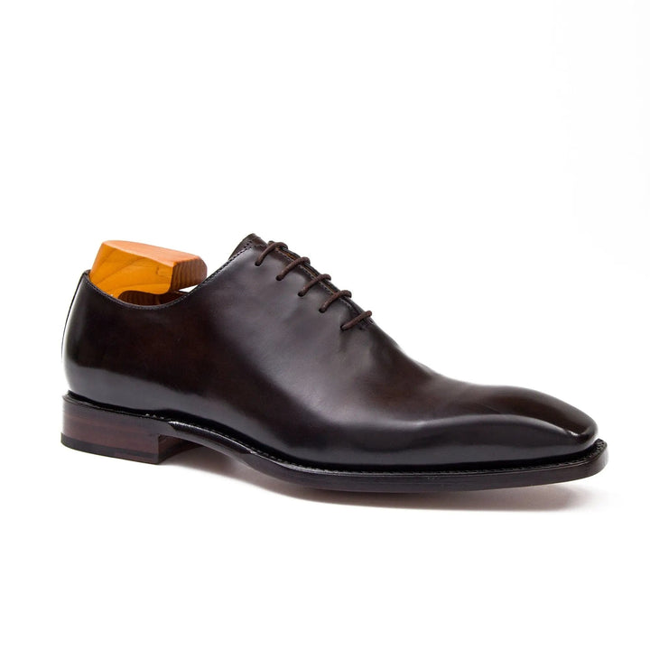 DV DIVINCH men’s shoes, handcrafted leather shoes, calfskin footwear, men’s designer shoes, leather dress shoes, brogue shoes, Derby shoes, Oxford shoes, monk strap shoes, Chelsea boots, lug sole footwear