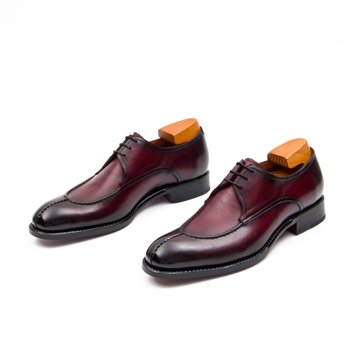 DV DIVINCH men’s shoes, handcrafted leather shoes, calfskin footwear, men’s designer shoes, leather dress shoes, brogue shoes, Derby shoes, Oxford shoes, monk strap shoes, Chelsea boots, lug sole footwear
