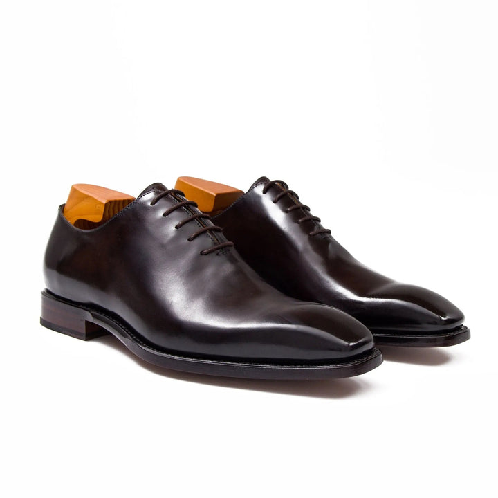 DV DIVINCH men’s shoes, handcrafted leather shoes, calfskin footwear, men’s designer shoes, leather dress shoes, brogue shoes, Derby shoes, Oxford shoes, monk strap shoes, Chelsea boots, lug sole footwear
