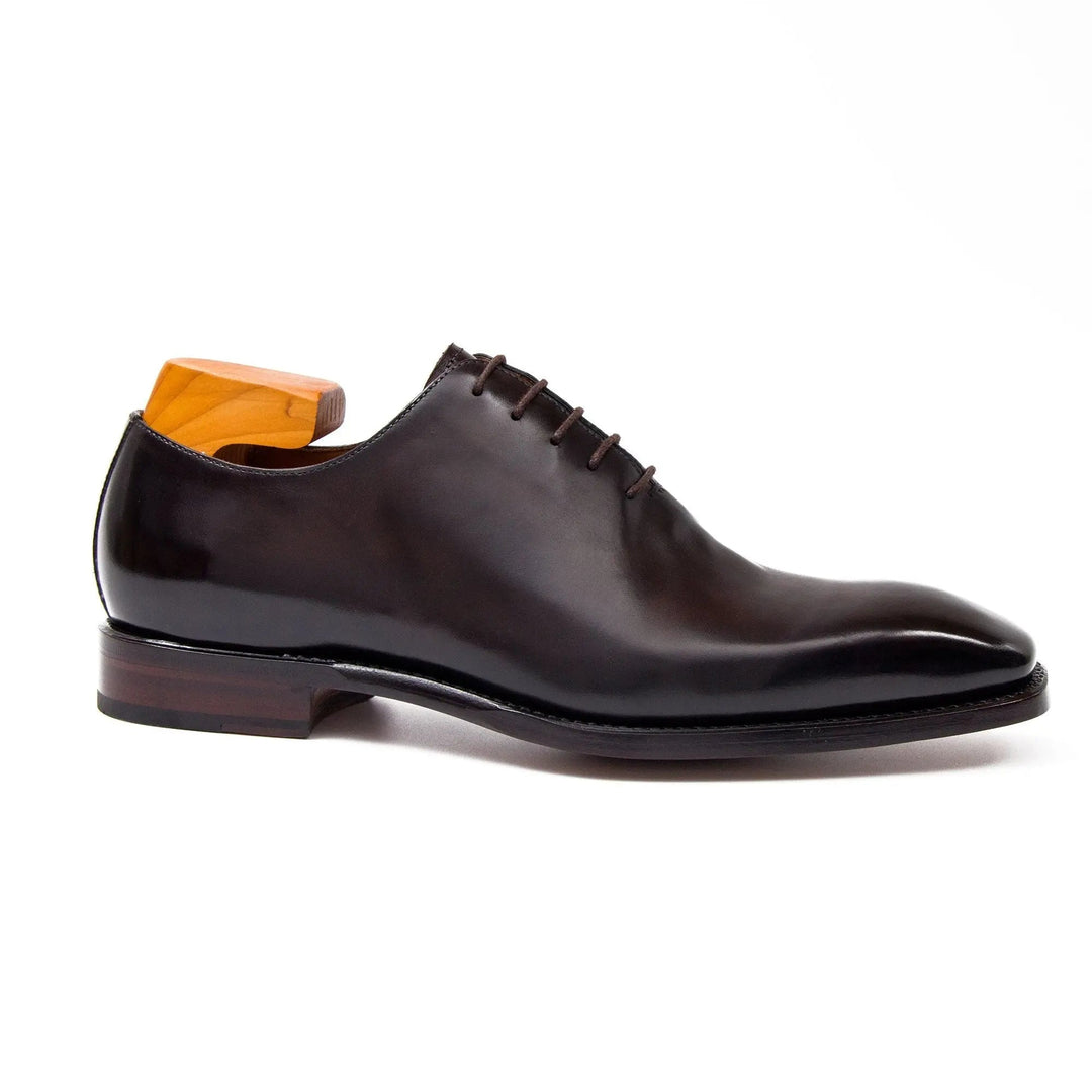 DV DIVINCH men’s shoes, handcrafted leather shoes, calfskin footwear, men’s designer shoes, leather dress shoes, brogue shoes, Derby shoes, Oxford shoes, monk strap shoes, Chelsea boots, lug sole footwear