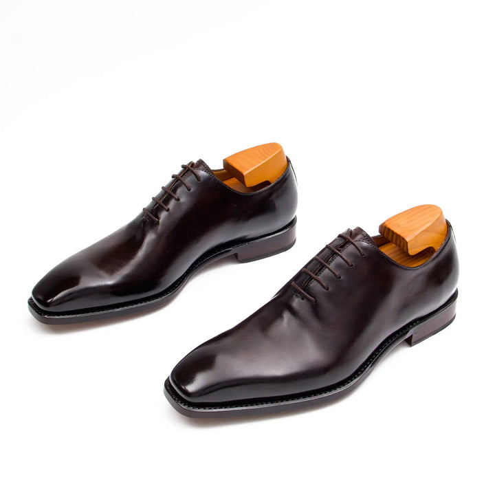 DV DIVINCH men’s shoes, handcrafted leather shoes, calfskin footwear, men’s designer shoes, leather dress shoes, brogue shoes, Derby shoes, Oxford shoes, monk strap shoes, Chelsea boots, lug sole footwear