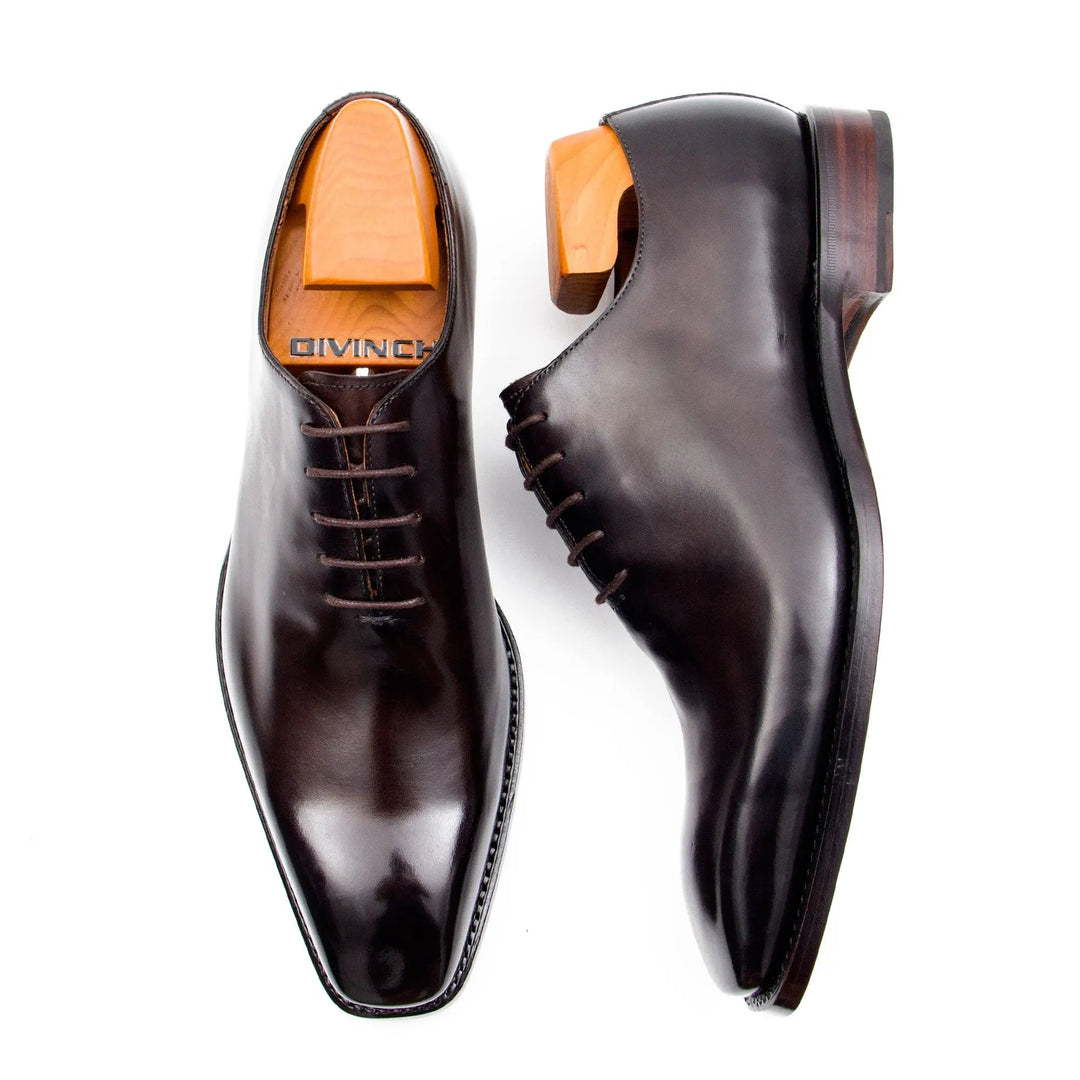 DV DIVINCH men’s shoes, handcrafted leather shoes, calfskin footwear, men’s designer shoes, leather dress shoes, brogue shoes, Derby shoes, Oxford shoes, monk strap shoes, Chelsea boots, lug sole footwear