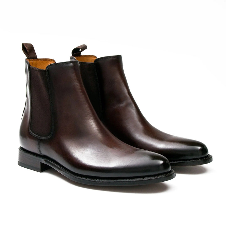 DV DIVINCH men’s shoes, handcrafted leather shoes, calfskin footwear, men’s designer shoes, leather dress shoes, brogue shoes, Derby shoes, Oxford shoes, monk strap shoes, Chelsea boots, lug sole footwear
