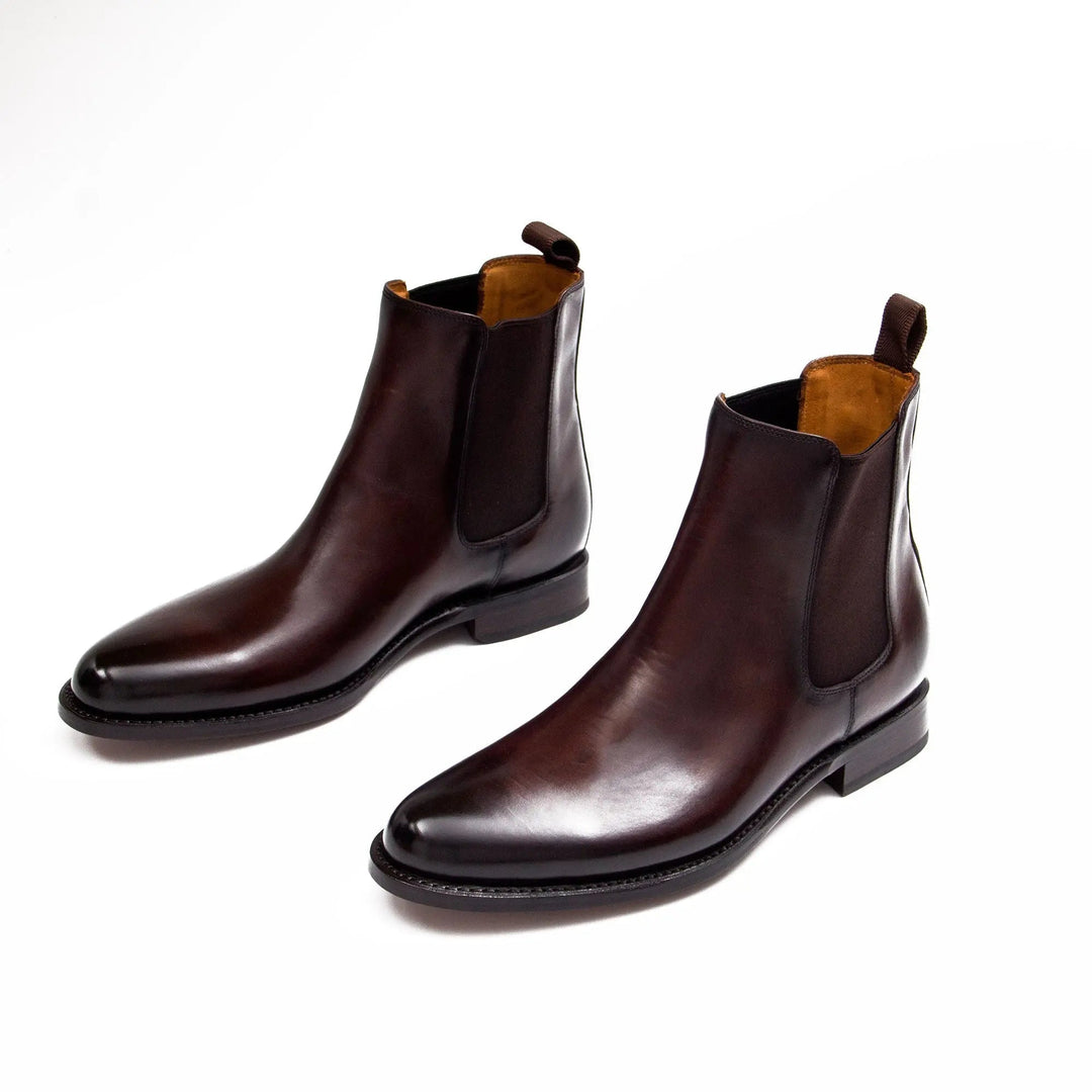 DV DIVINCH men’s shoes, handcrafted leather shoes, calfskin footwear, men’s designer shoes, leather dress shoes, brogue shoes, Derby shoes, Oxford shoes, monk strap shoes, Chelsea boots, lug sole footwear