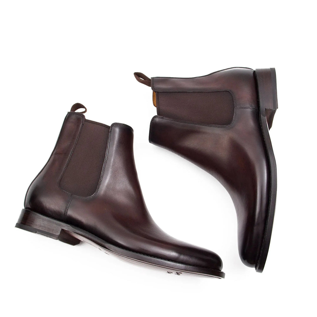 DV DIVINCH men’s shoes, handcrafted leather shoes, calfskin footwear, men’s designer shoes, leather dress shoes, brogue shoes, Derby shoes, Oxford shoes, monk strap shoes, Chelsea boots, lug sole footwear