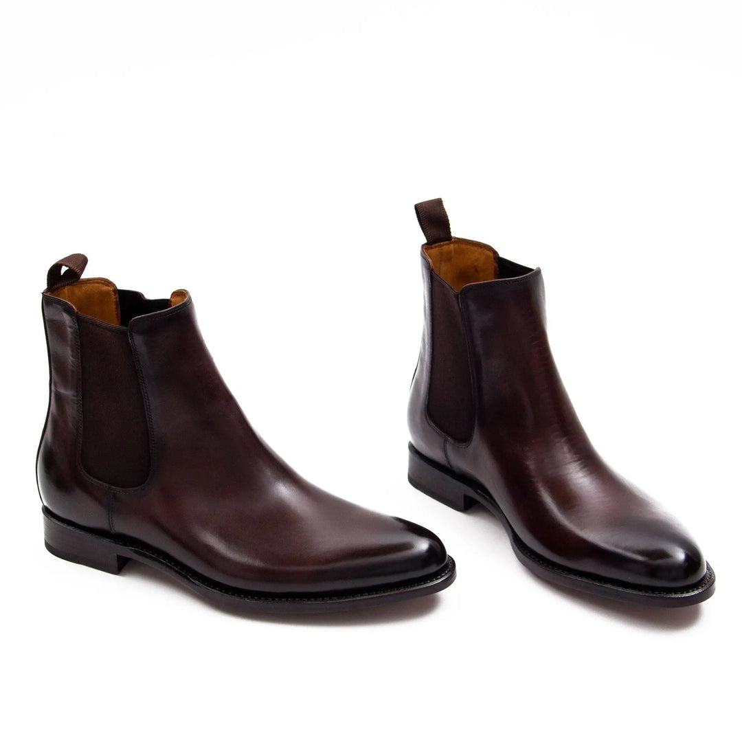 DV DIVINCH men’s shoes, handcrafted leather shoes, calfskin footwear, men’s designer shoes, leather dress shoes, brogue shoes, Derby shoes, Oxford shoes, monk strap shoes, Chelsea boots, lug sole footwear