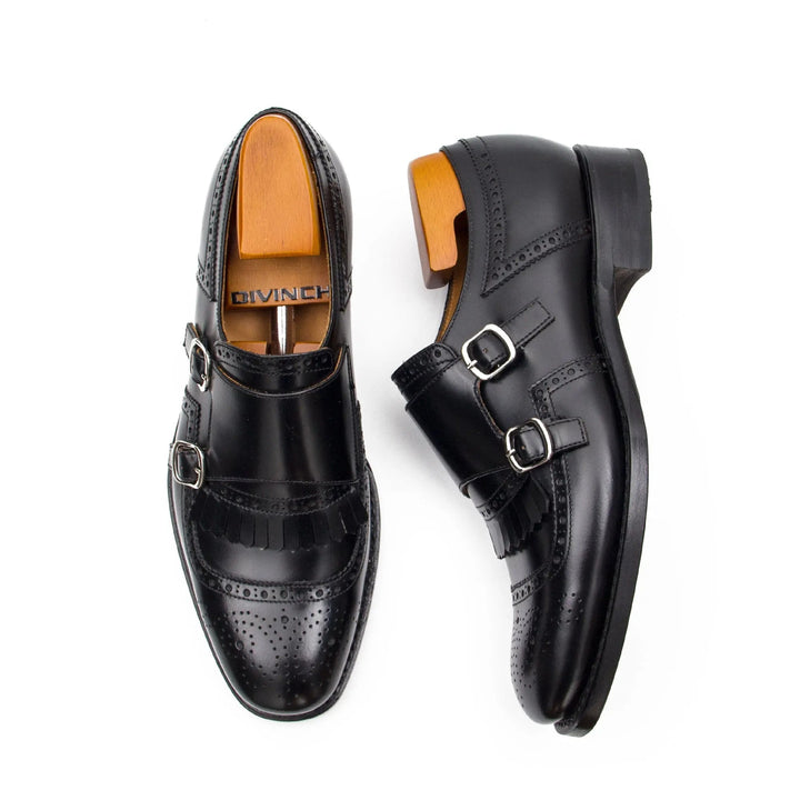 DV DIVINCH men’s shoes, handcrafted leather shoes, calfskin footwear, men’s designer shoes, leather dress shoes, brogue shoes, Derby shoes, Oxford shoes, monk strap shoes, Chelsea boots, lug sole footwear